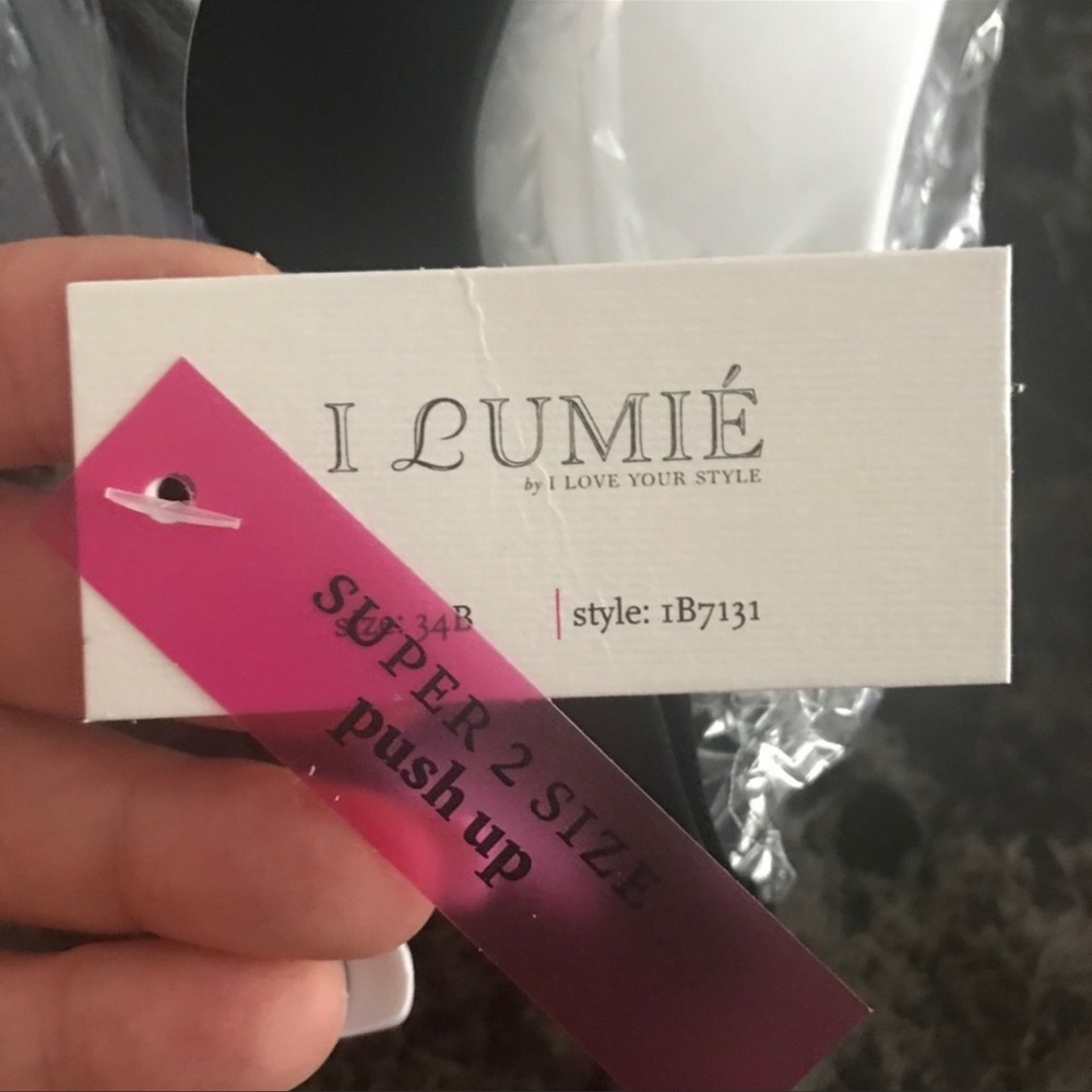 Push-up I Lumié Bras Size 36B
$15 each or bundle of 3 for $36 - Picture 5 of 6